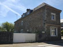 Maison de ville Joué du bois Village calme Grands volumes